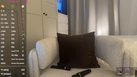 Snapshot of jemma10 chatting on 18, 12, 2025 Jem online show from 18, 12, 2025