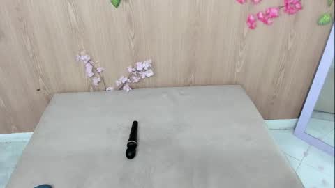 Jenelotizz online show from 2, 3, 2026