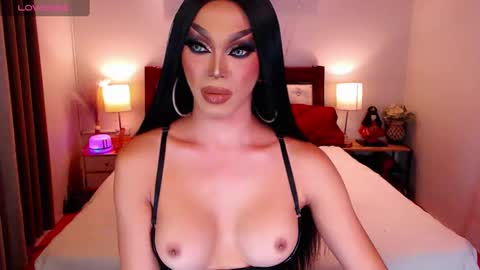 Snapshot of jenifers_body chatting on 17, 12, 2024 Queen Jenifer online show from 17, 12, 2024