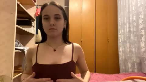 Snapshot of jennaglandon chatting on 19, 11, 2025 Mia online show from 19, 11, 2025