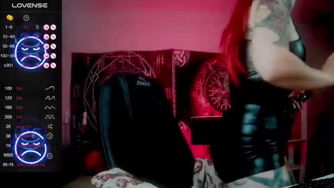 Snapshot of jennalovvee chatting on 5, 11, 2025 Mrs. Jenna online show from 5, 11, 2025