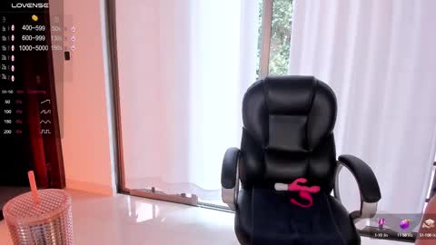 Snapshot of jennaolson chatting on 12, 2, 2025 Jenna Olson online show from 12, 2, 2025