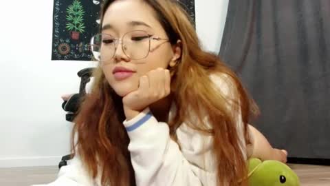 Snapshot of jennatyan chatting on 11, 10, 2025 JENNA online show from 11, 10, 2025