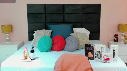 Snapshot of jenner_madison chatting on 17, 11, 2025 jenner_madison online show from 17, 11, 2025