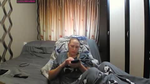 JenniDeep online show from 9, 6, 2026