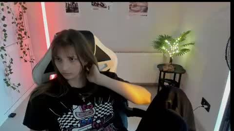 Snapshot of jenniestar chatting on 10, 7, 2026 Karla online show from 10, 7, 2026