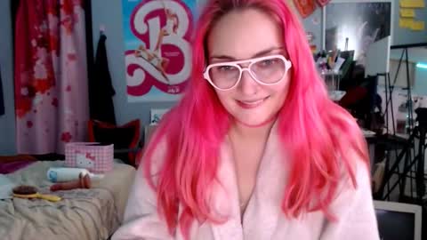 Jennifer Gwen online show from 3, 12, 2025