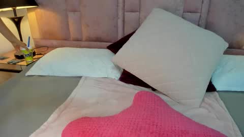 U can call me Angel online show from 7, 10, 2025