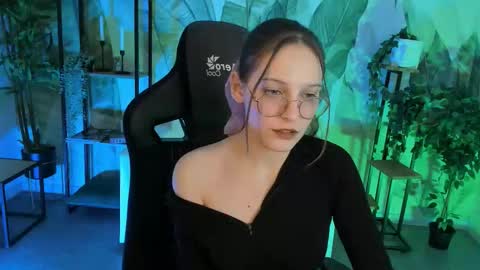 jenniferkiim online show from 15, 12, 2025