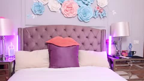 JenniferLovveX online show from 13, 7, 2026