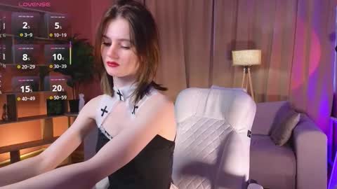 Snapshot of jennyfer_me chatting on 1, 10, 2025 jennyfer_me online show from 1, 10, 2025