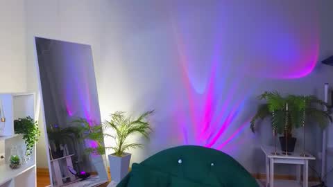 Snapshot of jennyfer_me chatting on 10, 11, 2025 jennyfer_me online show from 10, 11, 2025