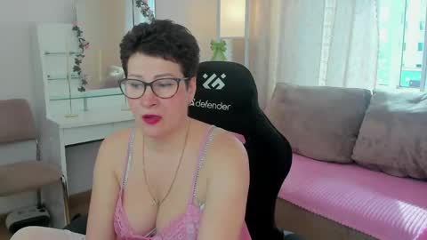 Snapshot of jennymons chatting on 10, 5, 2026 Jenny online show from 10, 5, 2026