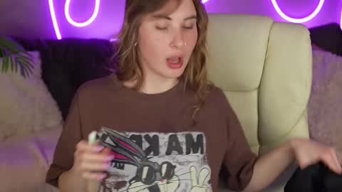 Snapshot of jennyyluv chatting on 14, 11, 2025 JENNY online show from 14, 11, 2025