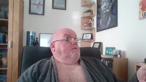 Snapshot of jerseyhammer01 chatting on 19, 11, 2025 Harry online show from 19, 11, 2025