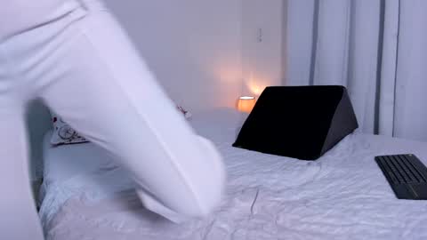 jessica herreraToday I will be your devil and you my victim online show from 5, 2, 2025