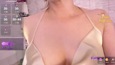 Snapshot of jessica_muse chatting on 8, 10, 2025 Jessica online show from 8, 10, 2025