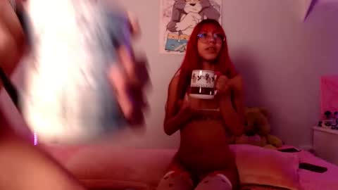 Snapshot of jessica_n_rogger chatting on 28, 11, 2025 Jess And Rogger independents online show from 28, 11, 2025