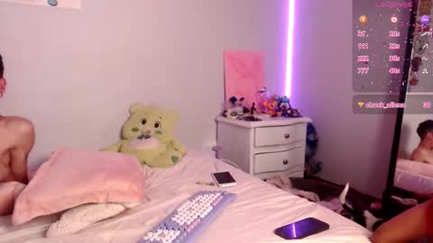 Snapshot of jessica_n_rogger chatting on 3, 12, 2025 Jess And Rogger independents online show from 3, 12, 2025