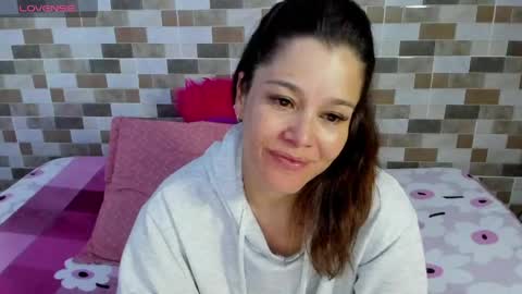 jessimodel independient online show from 4, 6, 2026