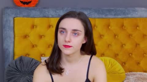 Jessica White online show from 17, 11, 2025