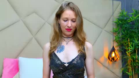 Snapshot of jessicagibson chatting on 7, 6, 2026 Jessica online show from 7, 6, 2026