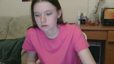 Snapshot of jessicaholland1 chatting on 17, 5, 2026 jessicaholland1 online show from 17, 5, 2026