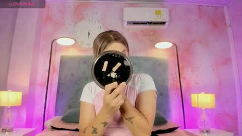 JESSI AND NAOMI online show from 9, 11, 2025