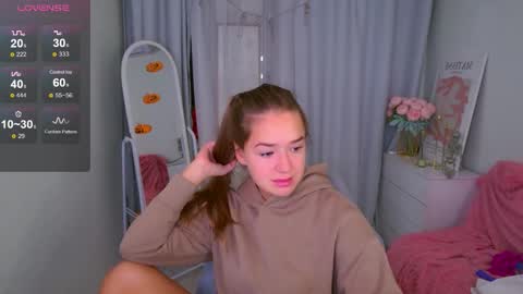 Snapshot of jessiestarz chatting on 14, 10, 2025 Jessi online show from 14, 10, 2025