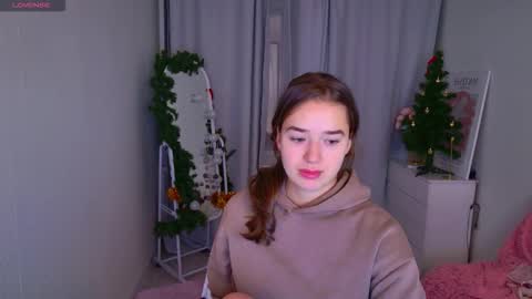 Snapshot of jessiestarz chatting on 14, 12, 2025 Jessi online show from 14, 12, 2025