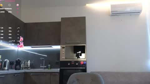 Snapshot of jessiexxi chatting on 14, 9, 2025 Jessie TG channel online show from 14, 9, 2025