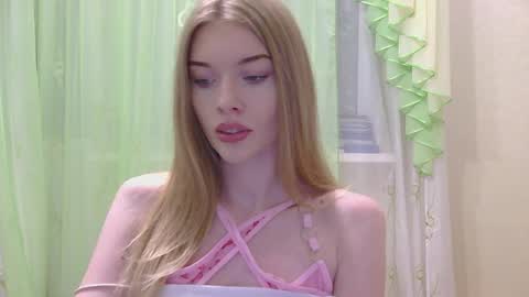 Snapshot of jessika__peach chatting on 23, 9, 2025 Marina online show from 23, 9, 2025