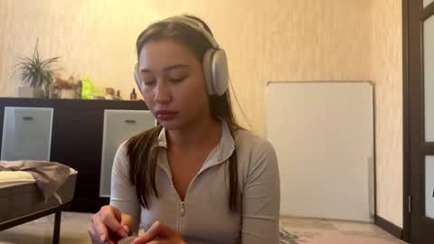 Lynn online show from 6, 11, 2025