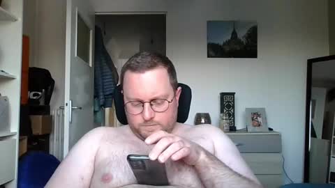 jeuneloup92 online show from 3, 3, 2025