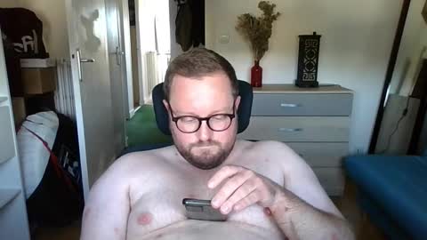 jeuneloup92 online show from 17, 9, 2025