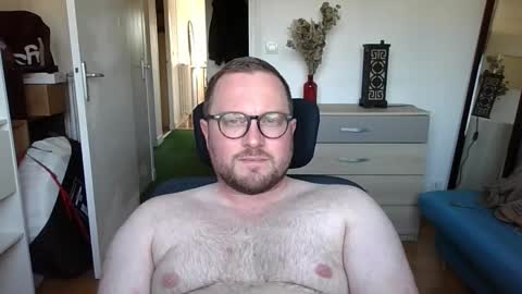 jeuneloup92 online show from 30, 9, 2025