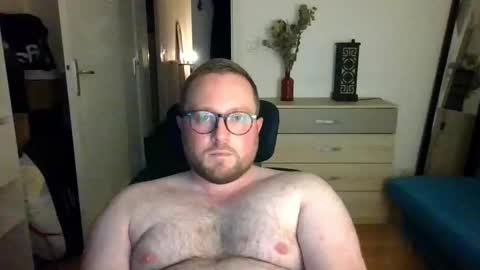 jeuneloup92 online show from 22, 10, 2025