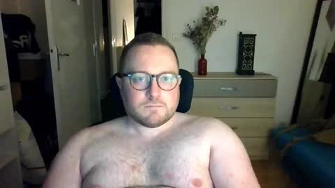 jeuneloup92 online show from 15, 1, 2026