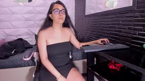 Queen online show from 21, 2, 2025