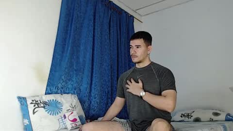 Snapshot of jeycob_happy97 chatting on 6, 1, 2025 Juan David online show from 6, 1, 2025