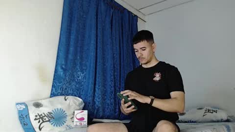 Snapshot of jeycob_happy97 chatting on 25, 1, 2025 Juan David online show from 25, 1, 2025