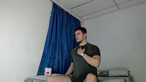 Snapshot of jeycob_happy97 chatting on 25, 2, 2025 Juan David online show from 25, 2, 2025