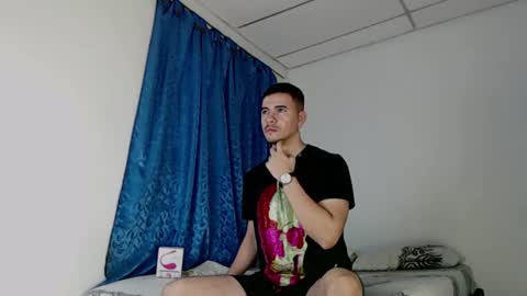 Snapshot of jeycob_happy97 chatting on 2, 3, 2025 Juan David online show from 2, 3, 2025