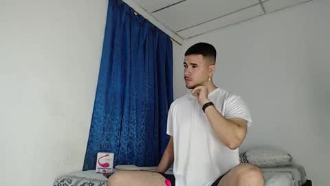 Snapshot of jeycob_happy97 chatting on 14, 9, 2025 Juan David online show from 14, 9, 2025