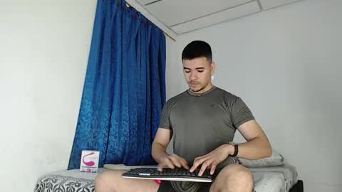 Snapshot of jeycob_happy97 chatting on 15, 9, 2025 Juan David online show from 15, 9, 2025