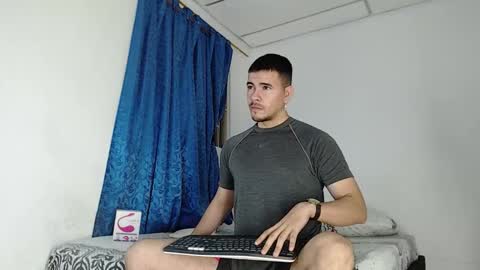 Snapshot of jeycob_happy97 chatting on 19, 9, 2025 Juan David online show from 19, 9, 2025