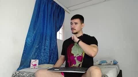 Snapshot of jeycob_happy97 chatting on 19, 10, 2025 Juan David online show from 19, 10, 2025