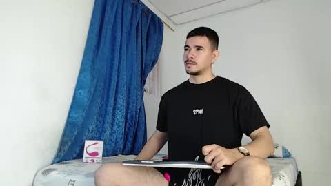 Snapshot of jeycob_happy97 chatting on 30, 10, 2025 Juan David online show from 30, 10, 2025