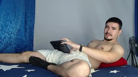 Snapshot of jeycob_happy97 chatting on 4, 6, 2026 Juan David online show from 4, 6, 2026