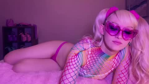   online show from 15, 4, 2026